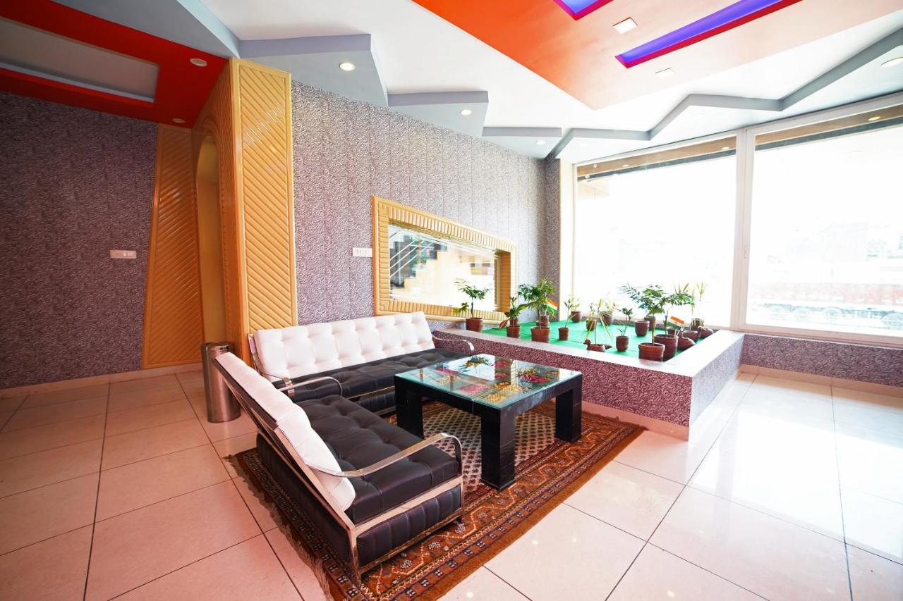 Oyo 39539 Hotel Vansh & Restaurant Kashipur 外观 照片