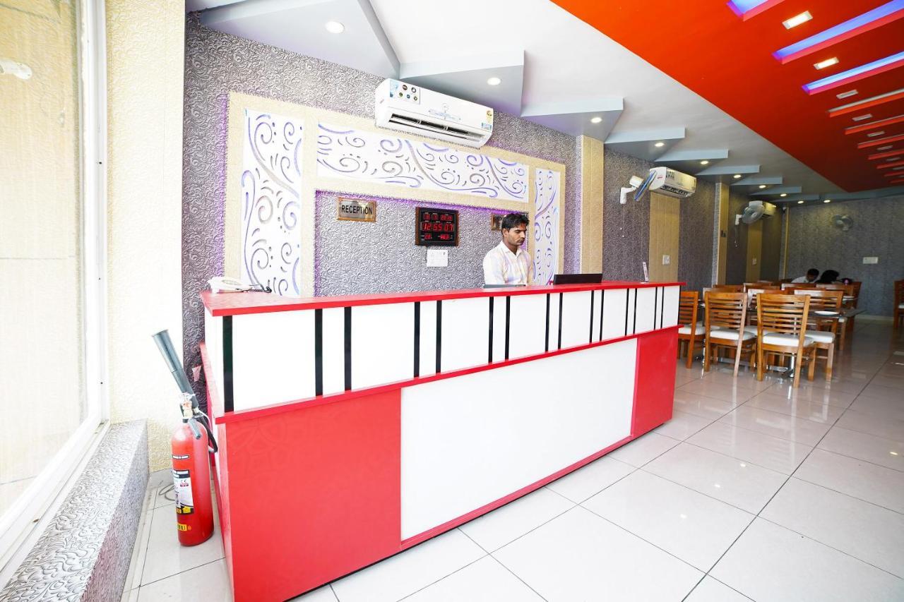 Oyo 39539 Hotel Vansh & Restaurant Kashipur 外观 照片